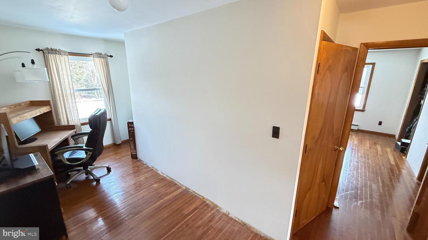 Waymart, Pennsylvania, 18472, United States, 4 Bedrooms Bedrooms, ,2 BathroomsBathrooms,Residential,Active,2007156