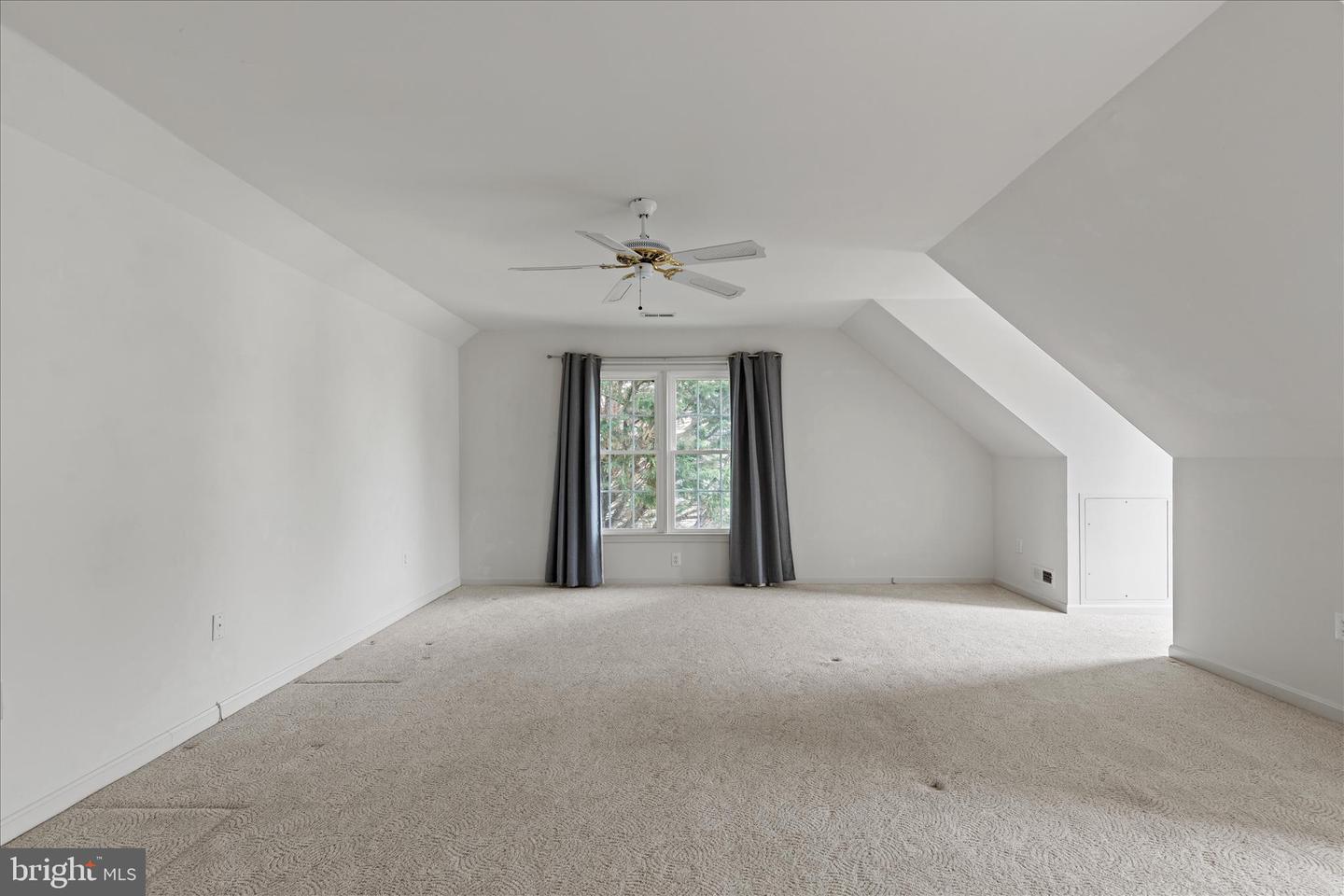 Centreville, Virginia, 20121, United States, 4 Bedrooms Bedrooms, ,3 BathroomsBathrooms,Residential,Contingent,2045785