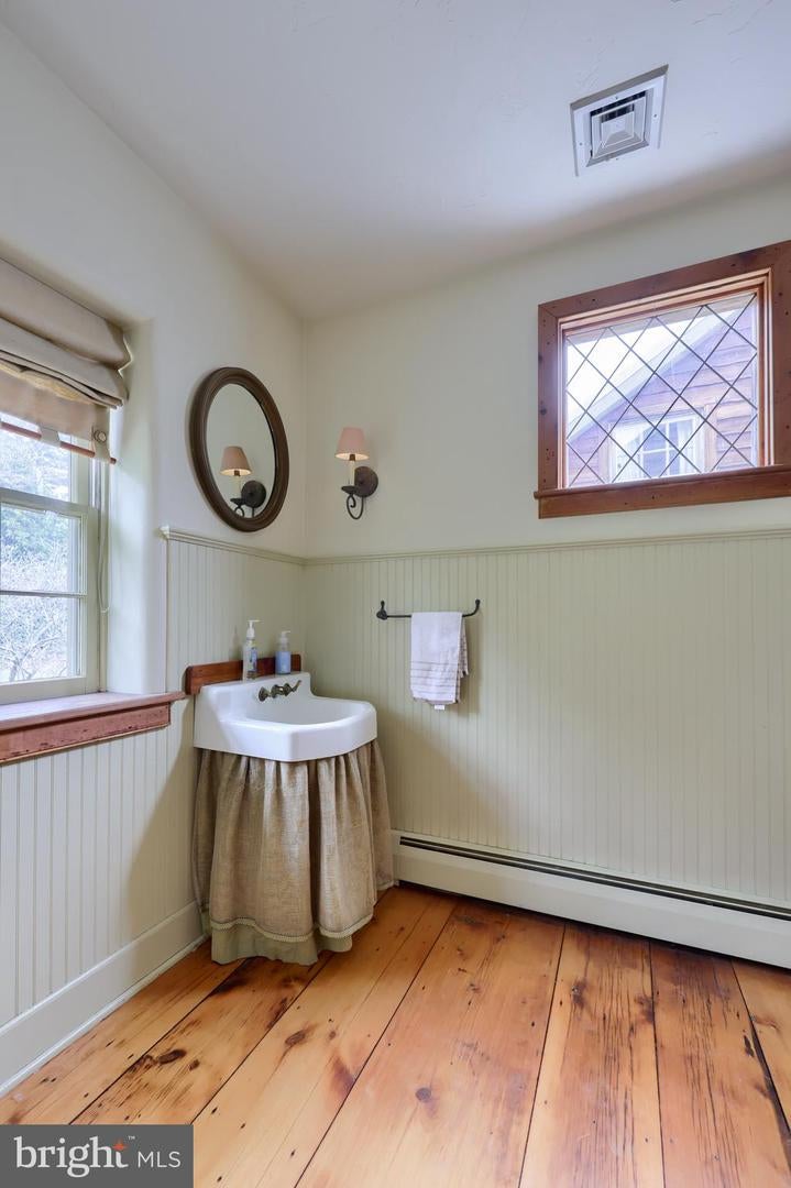 Reading, Pennsylvania, 19606, United States, 5 Bedrooms Bedrooms, ,4 BathroomsBathrooms,Residential,Active,2045028