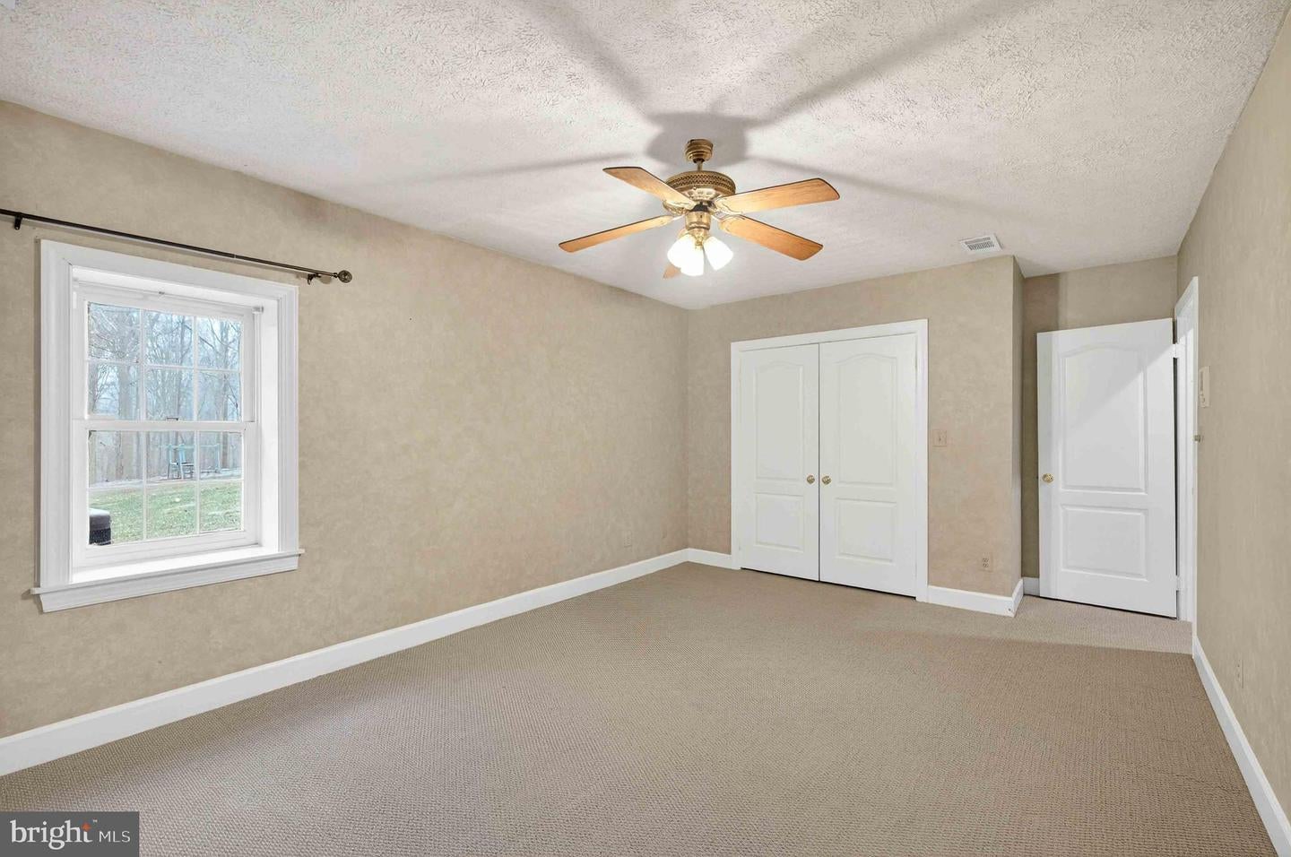 Clifton, Virginia, 20124, United States, 5 Bedrooms Bedrooms, ,6 BathroomsBathrooms,Residential,Active,2025639