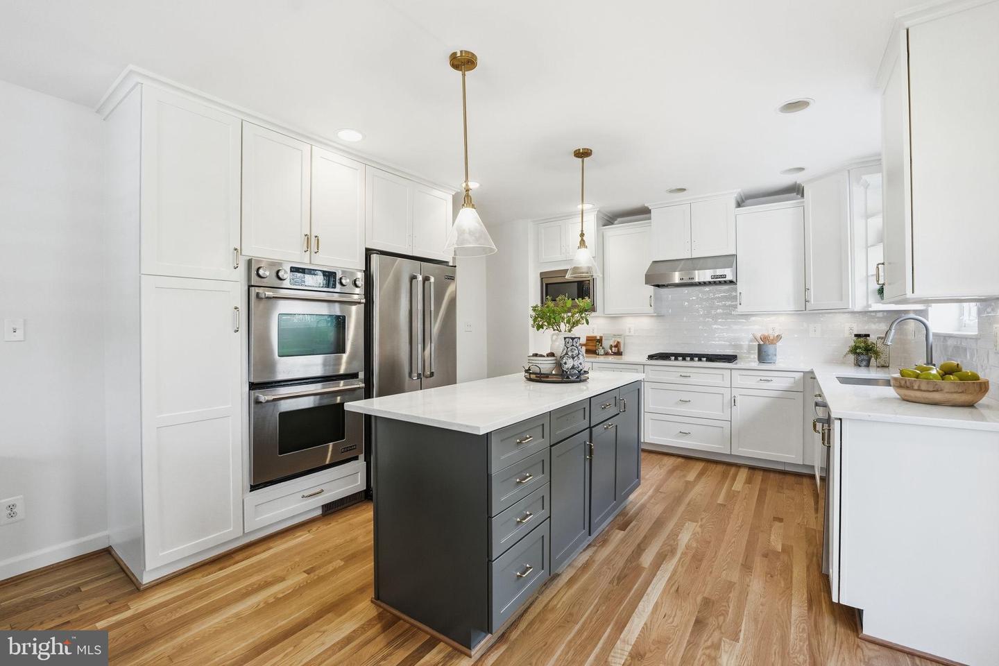 Arlington, Virginia, 22207, United States, 4 Bedrooms Bedrooms, ,3 BathroomsBathrooms,Residential,Pending,2010199