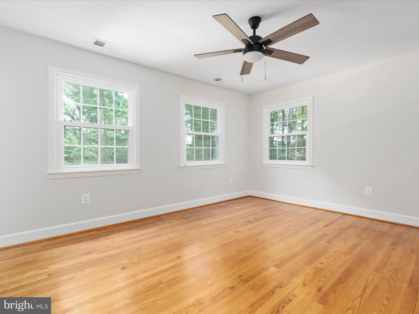 Clifton, Virginia, 20124, United States, 5 Bedrooms Bedrooms, ,5 BathroomsBathrooms,Residential,Active,1998598