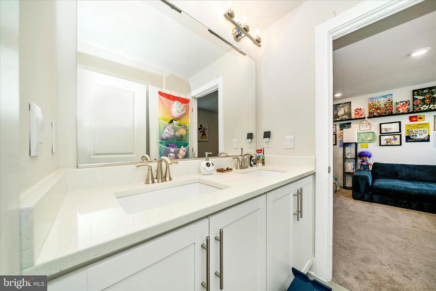 Germantown, Maryland, 20874, United States, 7 Bedrooms Bedrooms, ,6 BathroomsBathrooms,Residential,Active,2045016