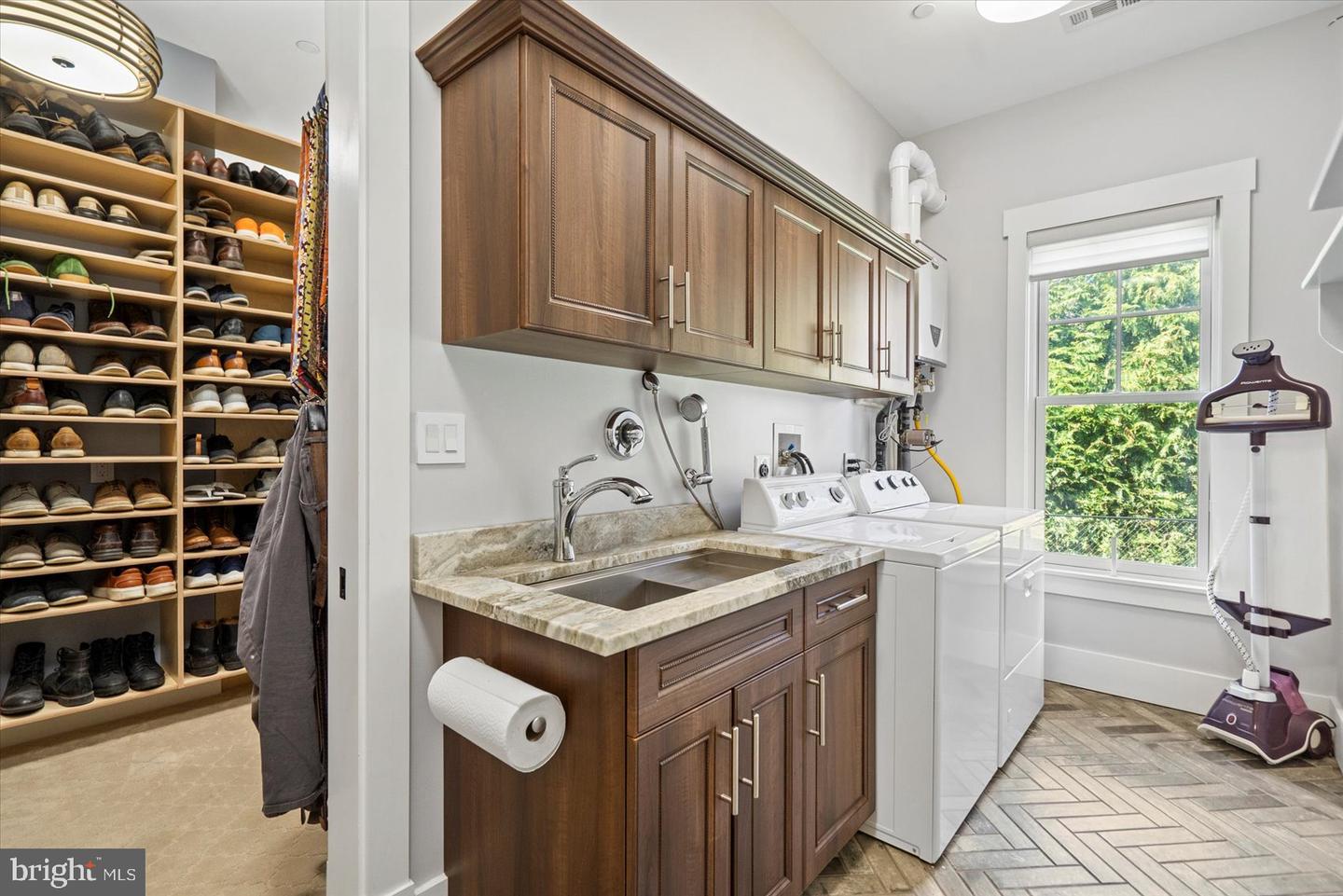 Middle River, Maryland, 21220, United States, 7 Bedrooms Bedrooms, ,7 BathroomsBathrooms,Residential,Active,1969646