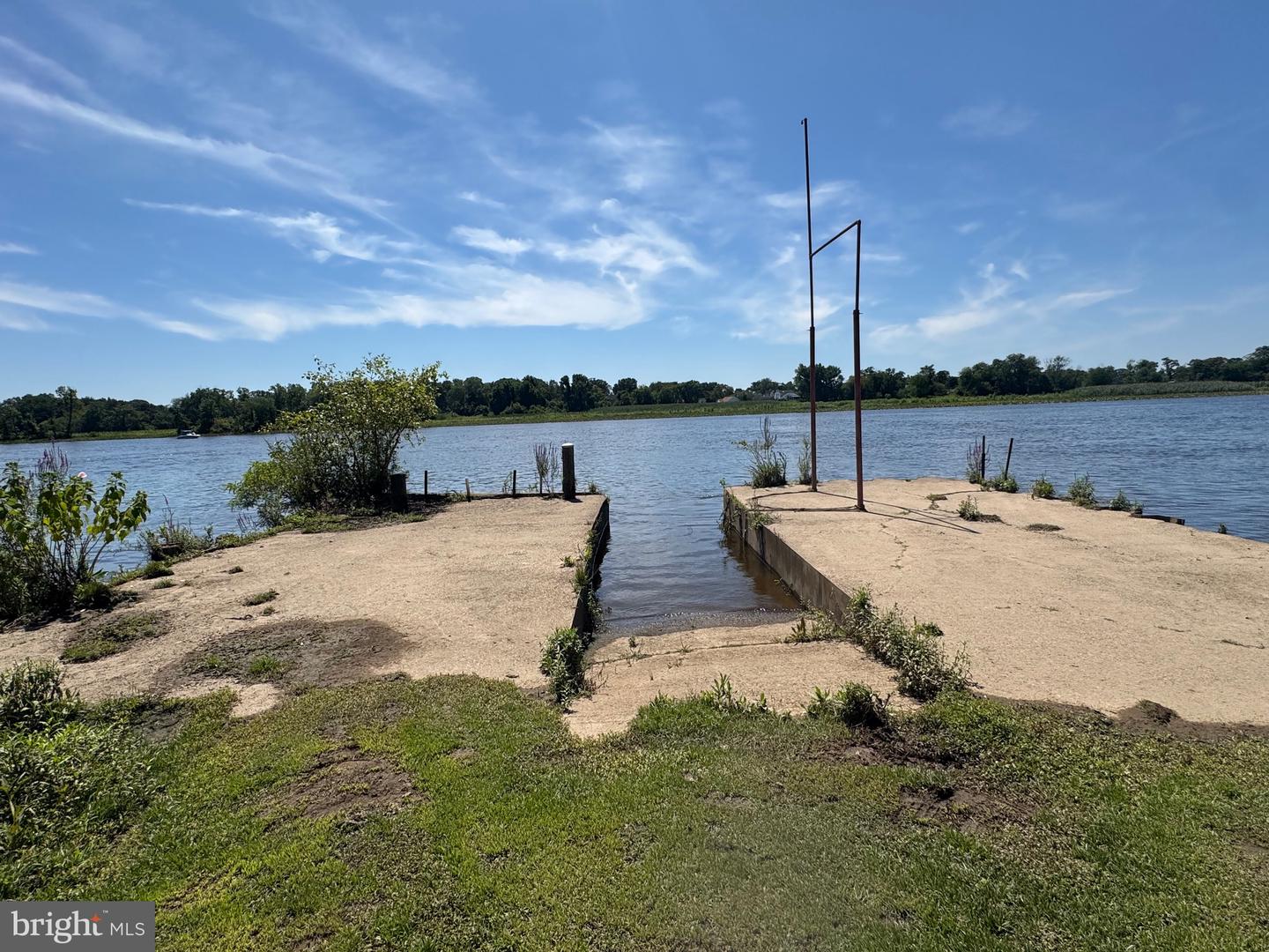 Delanco, New Jersey, 08075, United States, 5 Bedrooms Bedrooms, ,3 BathroomsBathrooms,Residential,Active,1914605