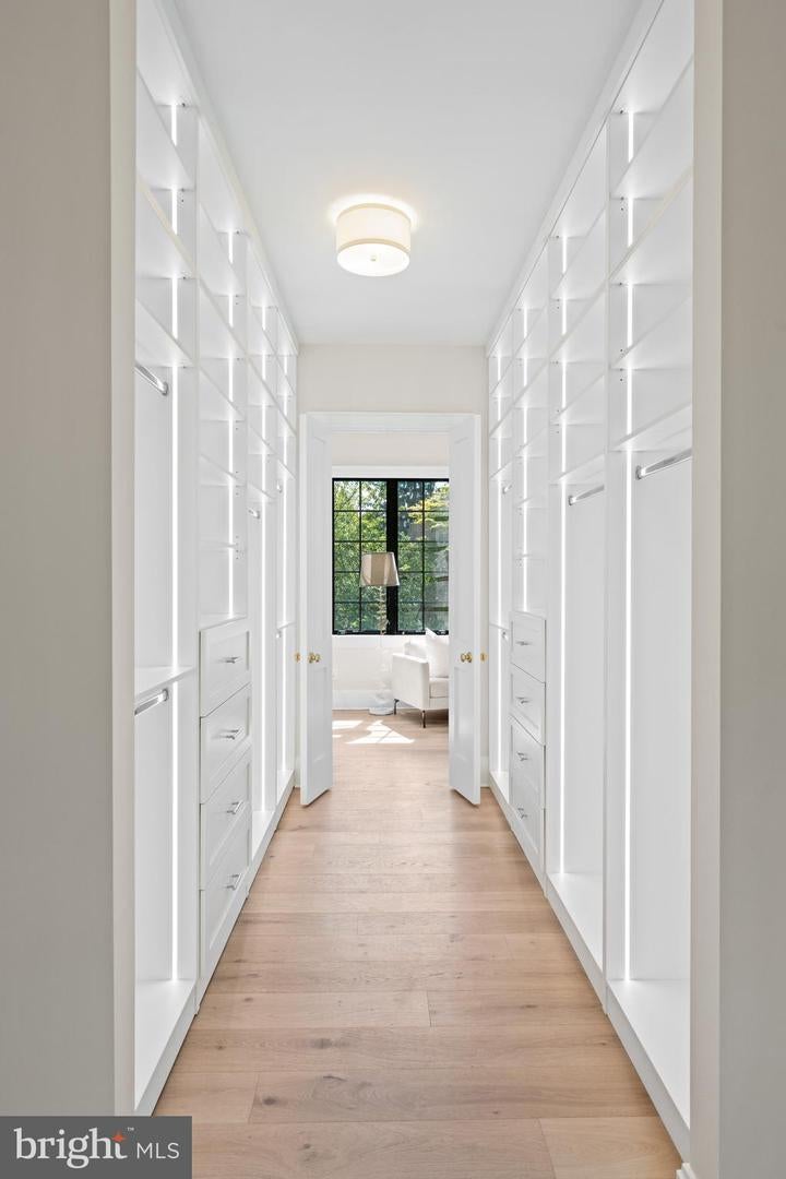 Washington, District Of Columbia, 20016, United States, 6 Bedrooms Bedrooms, ,8 BathroomsBathrooms,Residential,Active,1934802