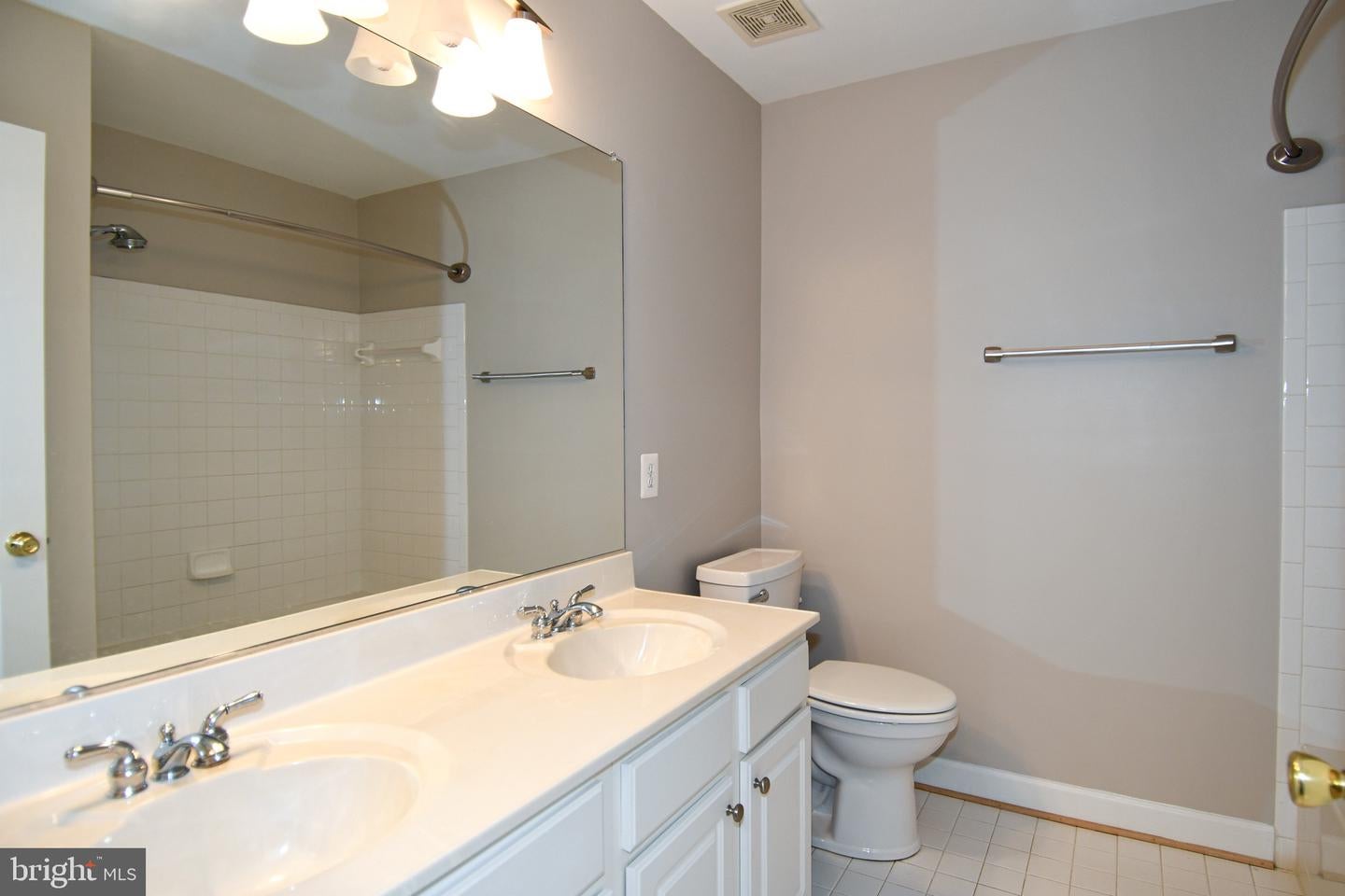 Ashburn, Virginia, 20147, United States, 6 Bedrooms Bedrooms, ,5 BathroomsBathrooms,Residential,Active,1914776