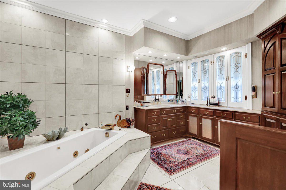 Wyomissing, Pennsylvania, 19610, United States, 6 Bedrooms Bedrooms, ,5 BathroomsBathrooms,Residential,Active,1952486