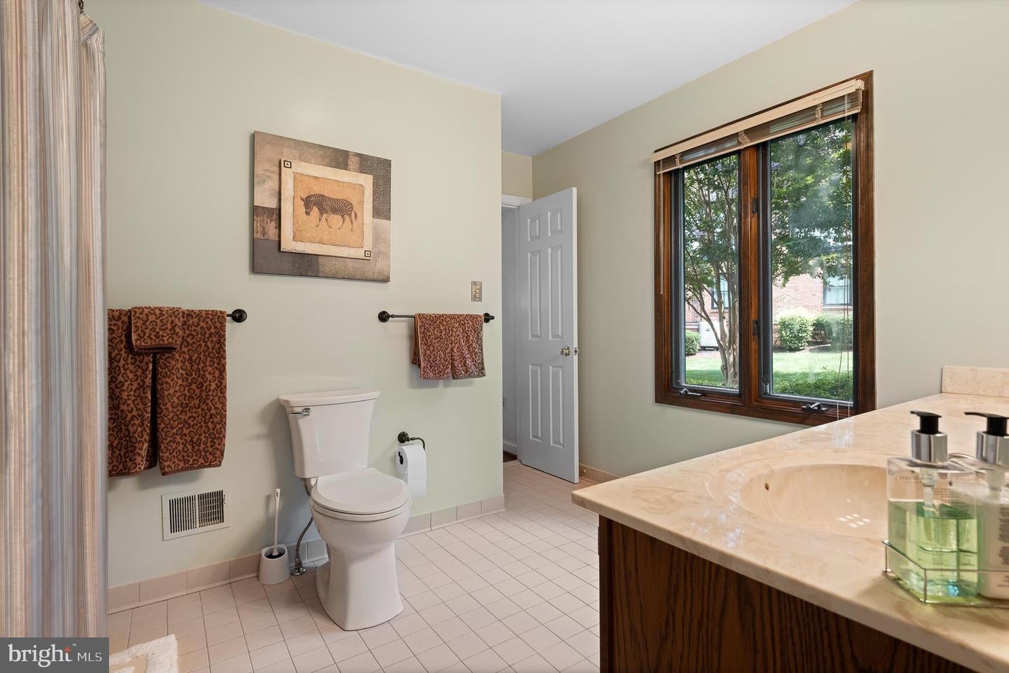 Potomac, Maryland, 20854, United States, 5 Bedrooms Bedrooms, ,6 BathroomsBathrooms,Residential,Active,1988488