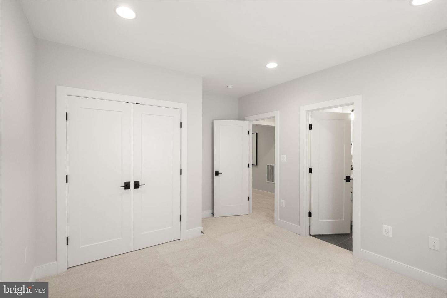 Falls Church, Virginia, 22046, United States, 7 Bedrooms Bedrooms, ,7 BathroomsBathrooms,Residential,Active,1798016