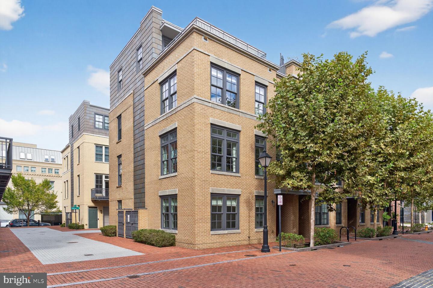 Alexandria, Virginia, 22314, United States, 4 Bedrooms Bedrooms, ,5 BathroomsBathrooms,Residential,Active,1959984