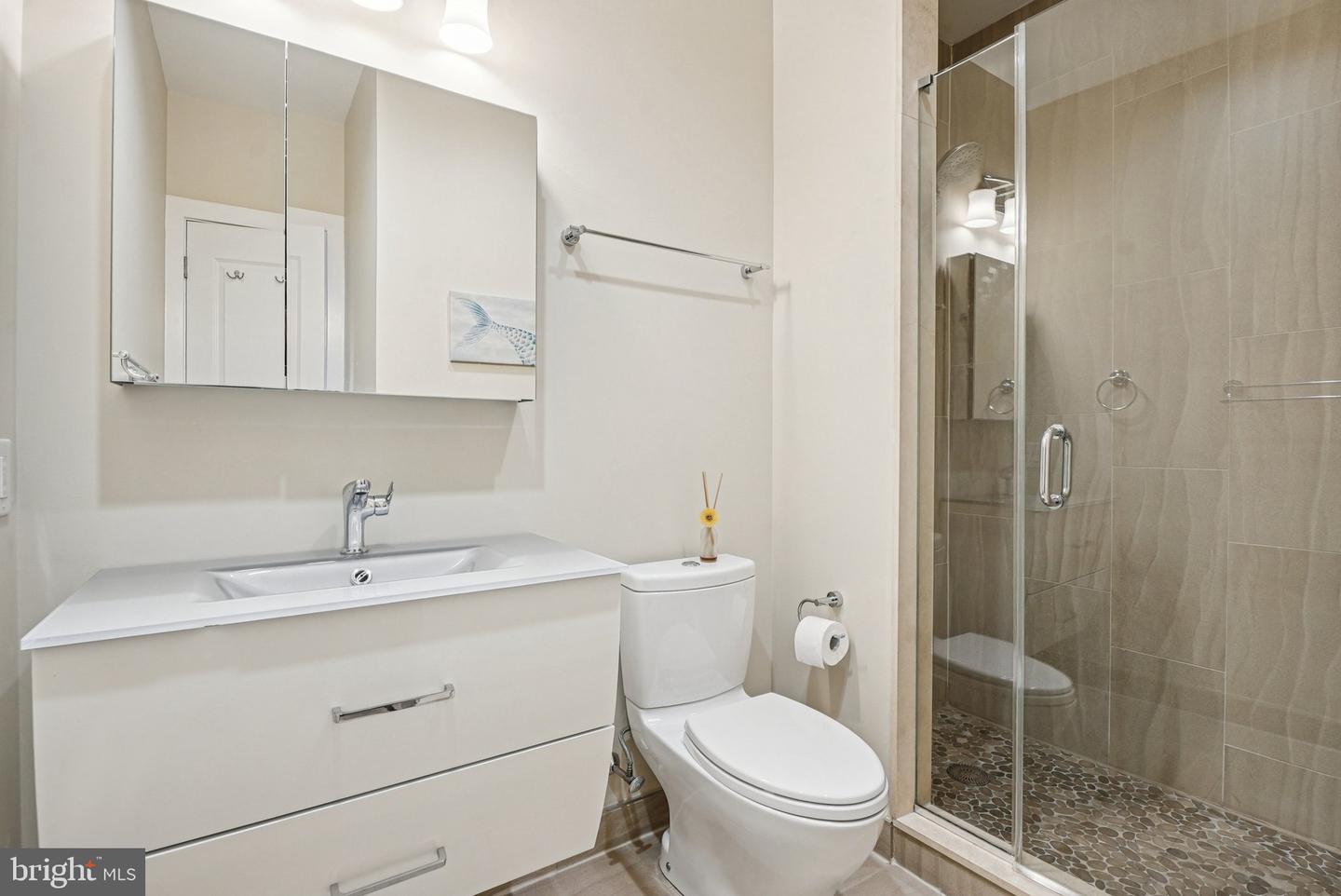 Philadelphia, Pennsylvania, 19147, United States, 4 Bedrooms Bedrooms, ,4 BathroomsBathrooms,Residential,Active,1999178