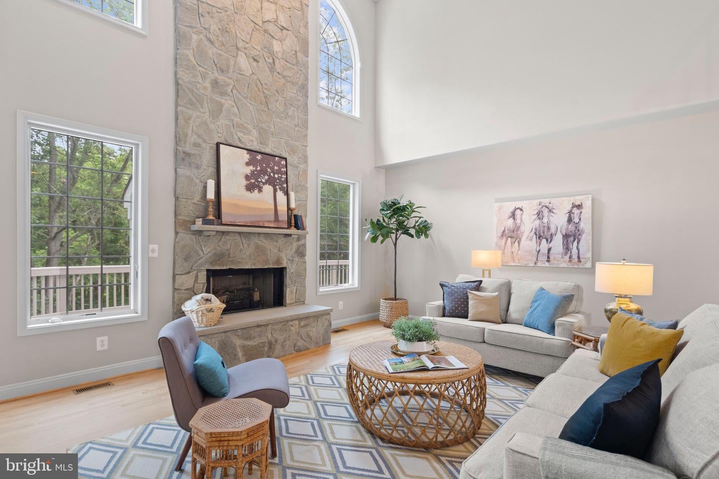 Oakton, Virginia, 22124, United States, 5 Bedrooms Bedrooms, ,5 BathroomsBathrooms,Residential,Active,1926902