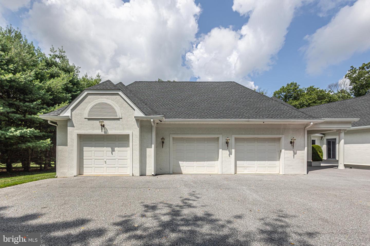 Moorestown, New Jersey, 08057, United States, 5 Bedrooms Bedrooms, ,7 BathroomsBathrooms,Residential,Active,1889333