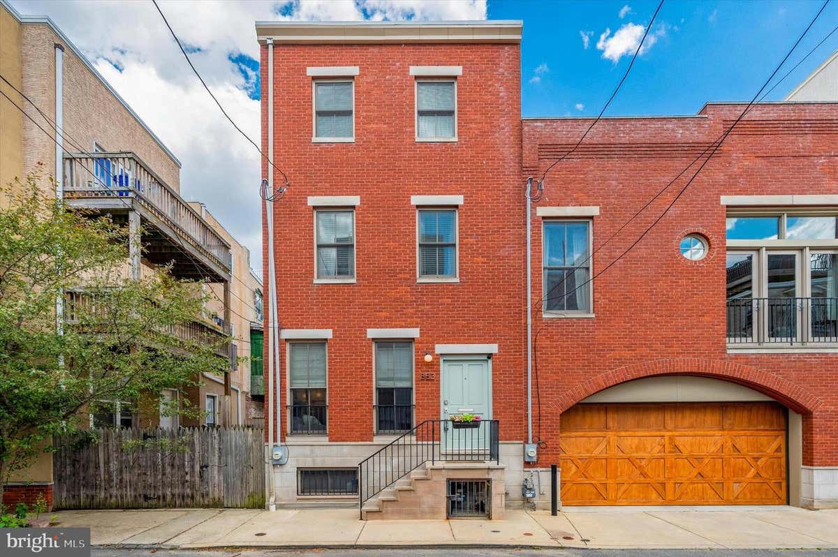 883 N OPAL ST, PHILADELPHIA, PA 19130, photo 1 of 35