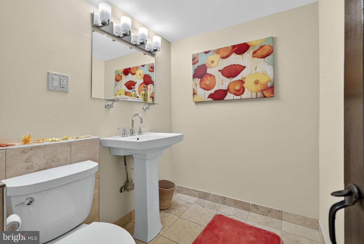 Lovettsville, Virginia, 20180, United States, ,2 BathroomsBathrooms,Residential,Active,1954034