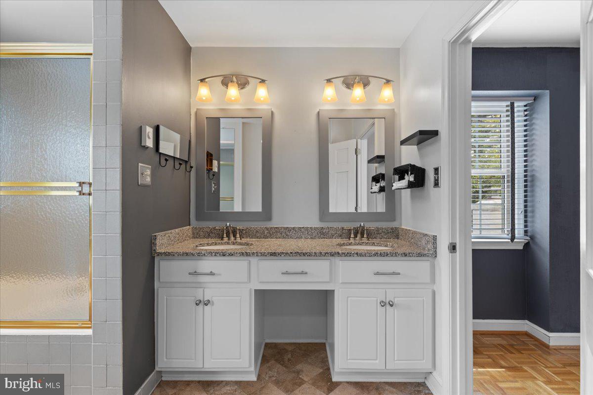 Great Falls, Virginia, 22066, United States, 5 Bedrooms Bedrooms, ,3 BathroomsBathrooms,Residential,Active,1941376