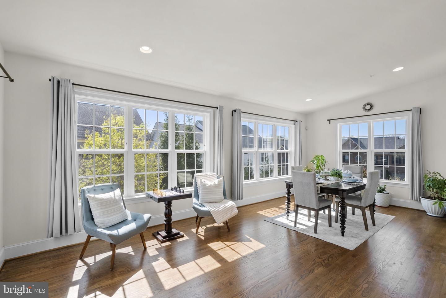 Clarksburg, Maryland, 20871, United States, 4 Bedrooms Bedrooms, ,4 BathroomsBathrooms,Residential,Active,2037095