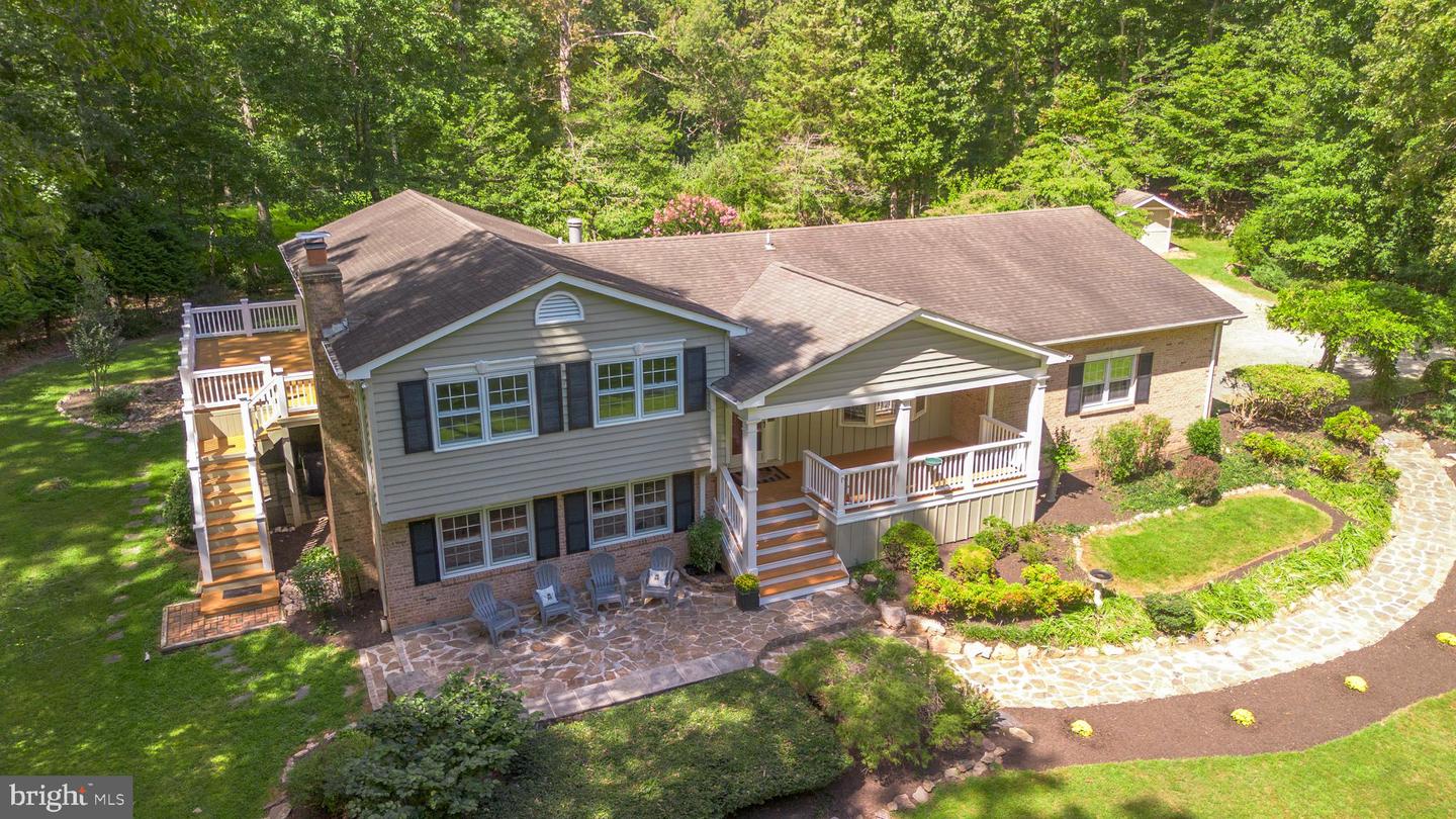 Fairfax Station, Virginia, 22039, United States, 4 Bedrooms Bedrooms, ,3 BathroomsBathrooms,Residential,Active,1936424