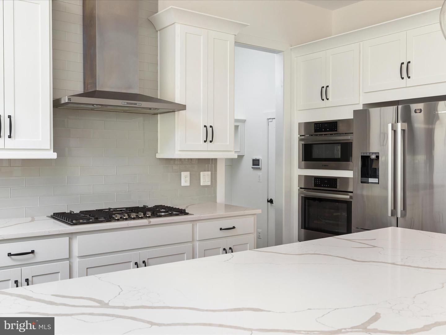 Oakton, Virginia, 22124, United States, 6 Bedrooms Bedrooms, ,6 BathroomsBathrooms,Residential,Active,1960120