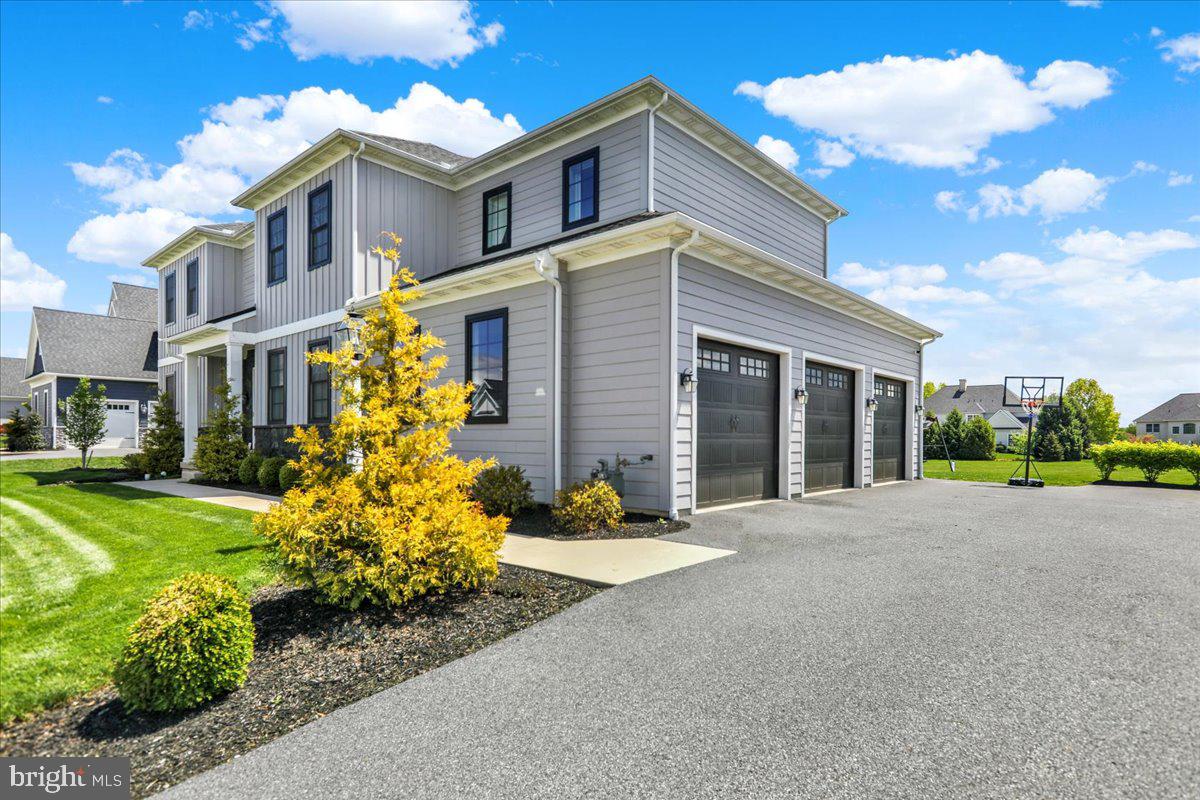 Lititz, Pennsylvania, 17543, United States, 5 Bedrooms Bedrooms, ,6 BathroomsBathrooms,Residential,Active,2045017