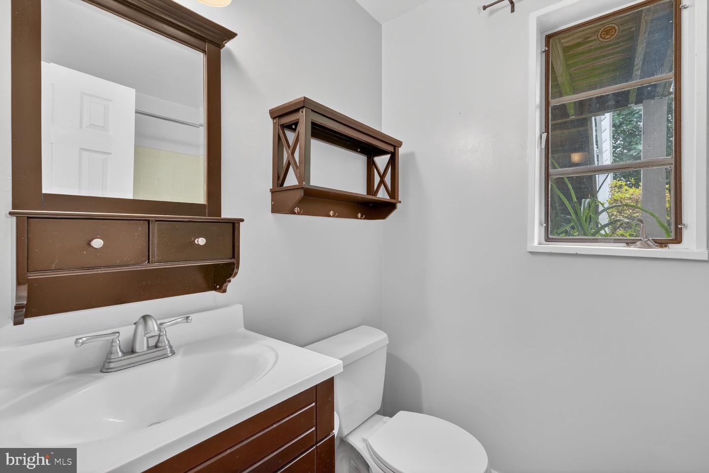 Falls Church, Virginia, 22043, United States, 4 Bedrooms Bedrooms, ,3 BathroomsBathrooms,Residential,Active,2045048