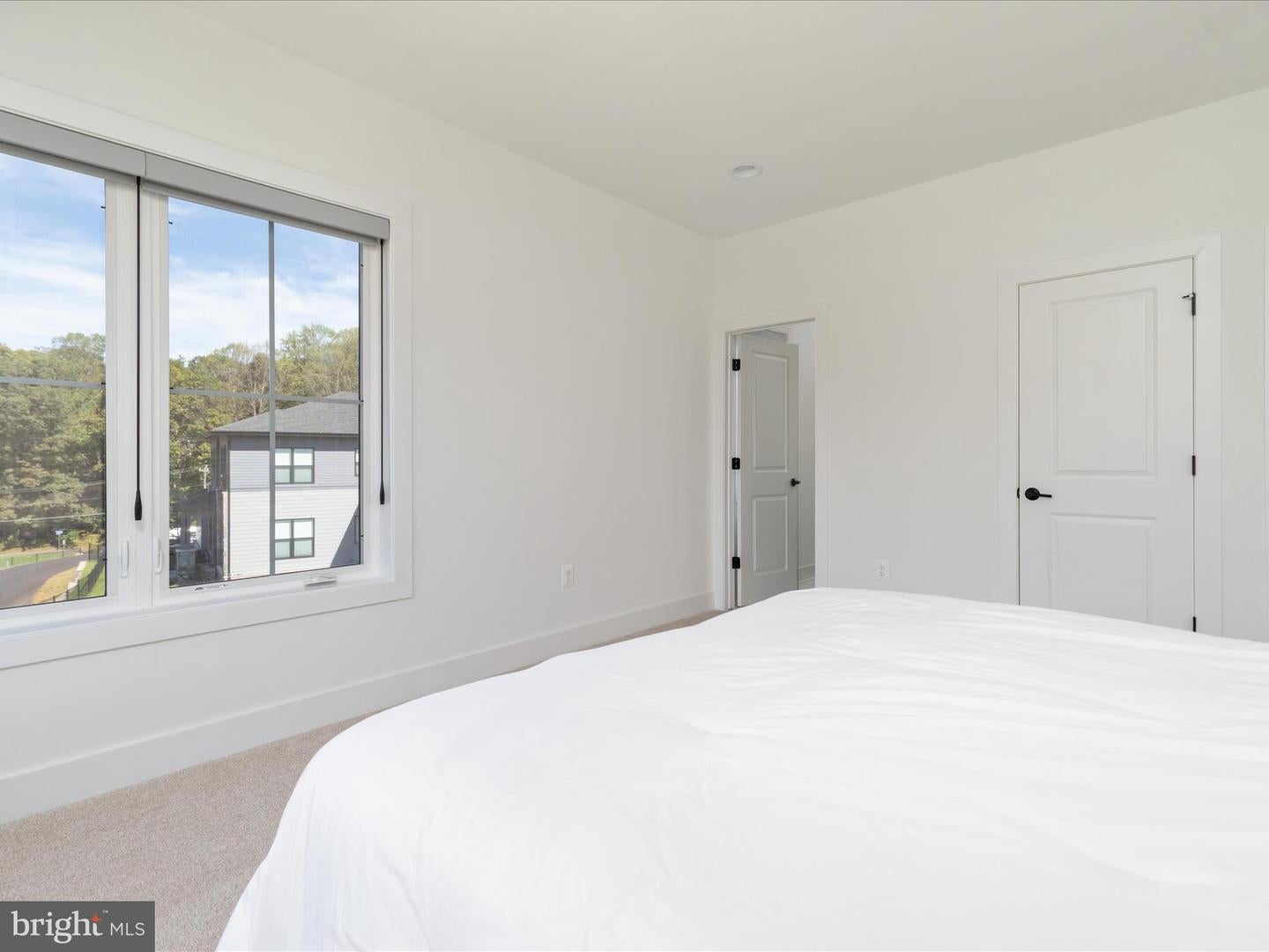 Oakton, Virginia, 22124, United States, 6 Bedrooms Bedrooms, ,6 BathroomsBathrooms,Residential,Active,1960120