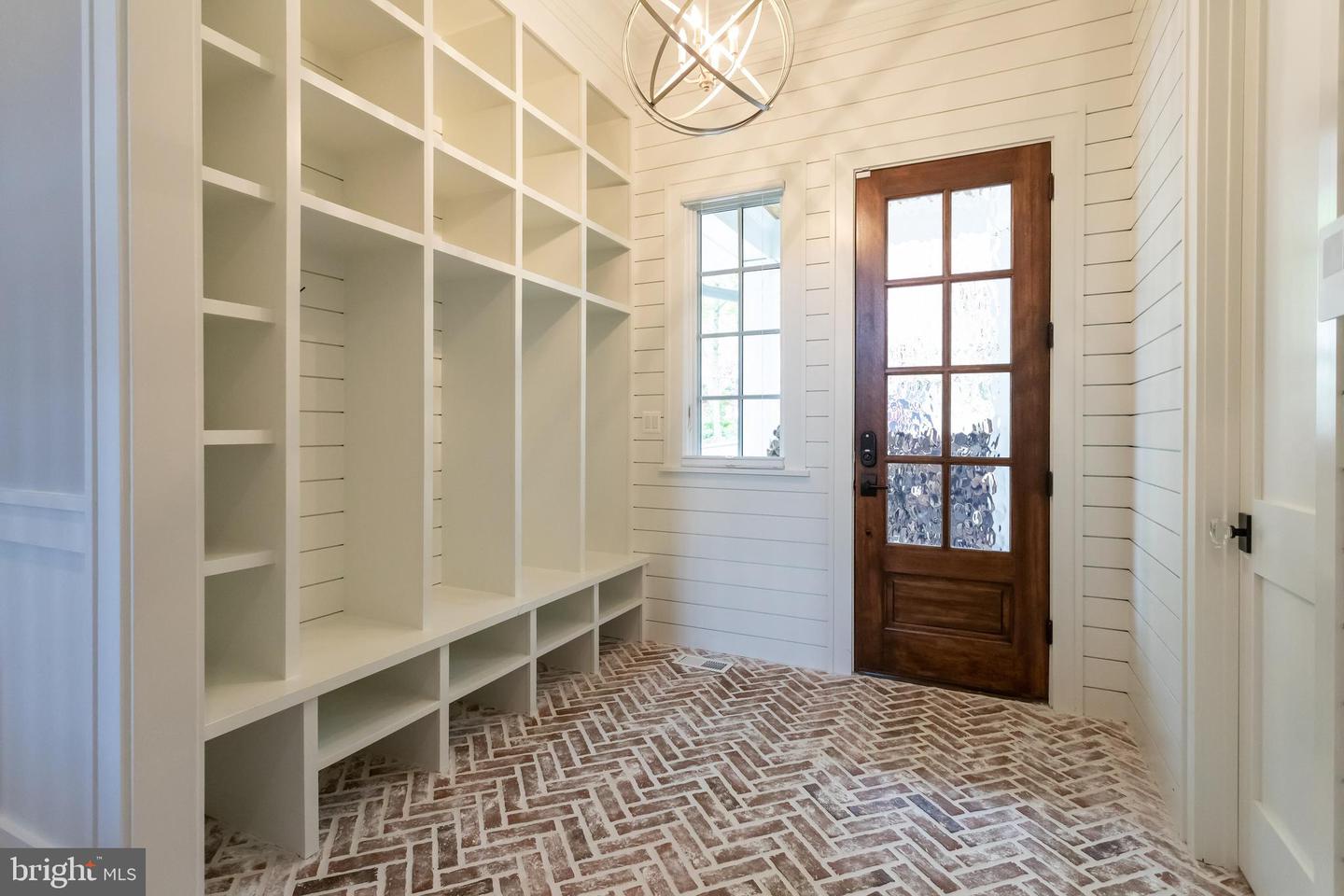 Arlington, Virginia, 22207, United States, 6 Bedrooms Bedrooms, ,9 BathroomsBathrooms,Residential,Active,1972156