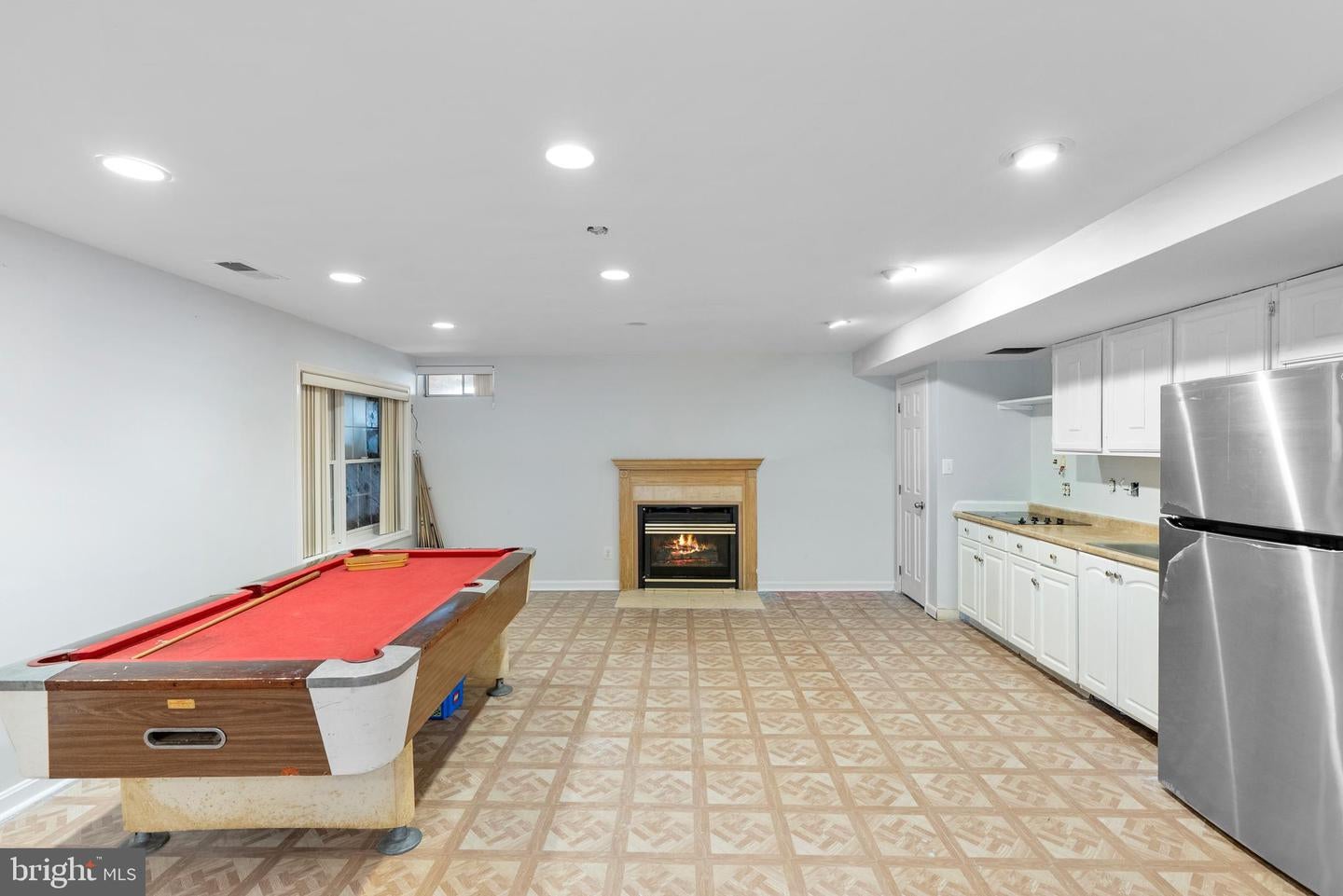 Gaithersburg, Maryland, 20879, United States, 5 Bedrooms Bedrooms, ,5 BathroomsBathrooms,Residential,Active,1999190