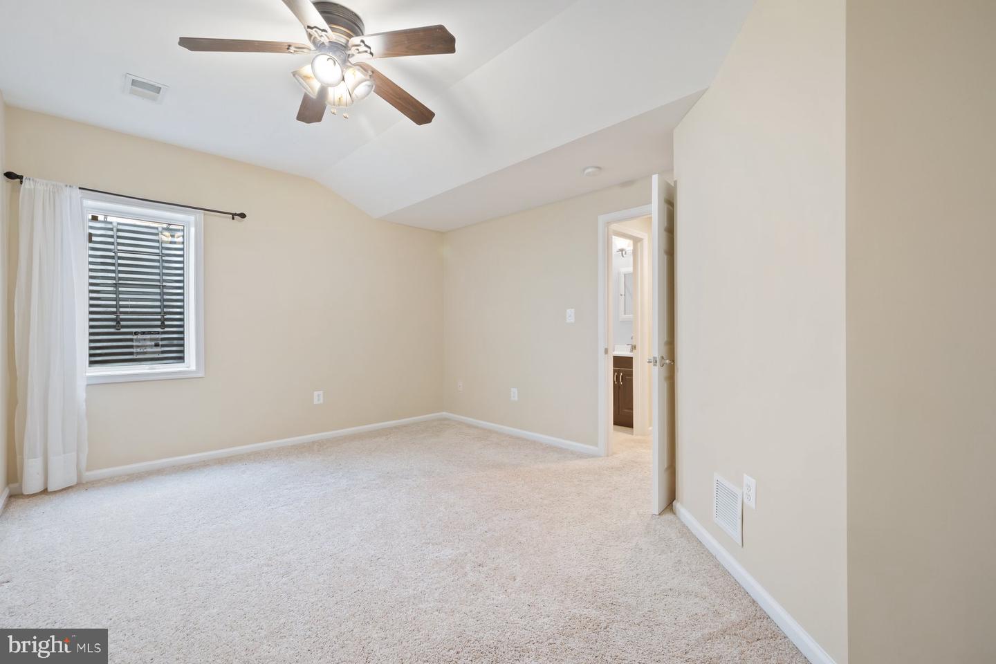 Rockville, Maryland, 20850, United States, 5 Bedrooms Bedrooms, ,6 BathroomsBathrooms,Residential,Active,1941388