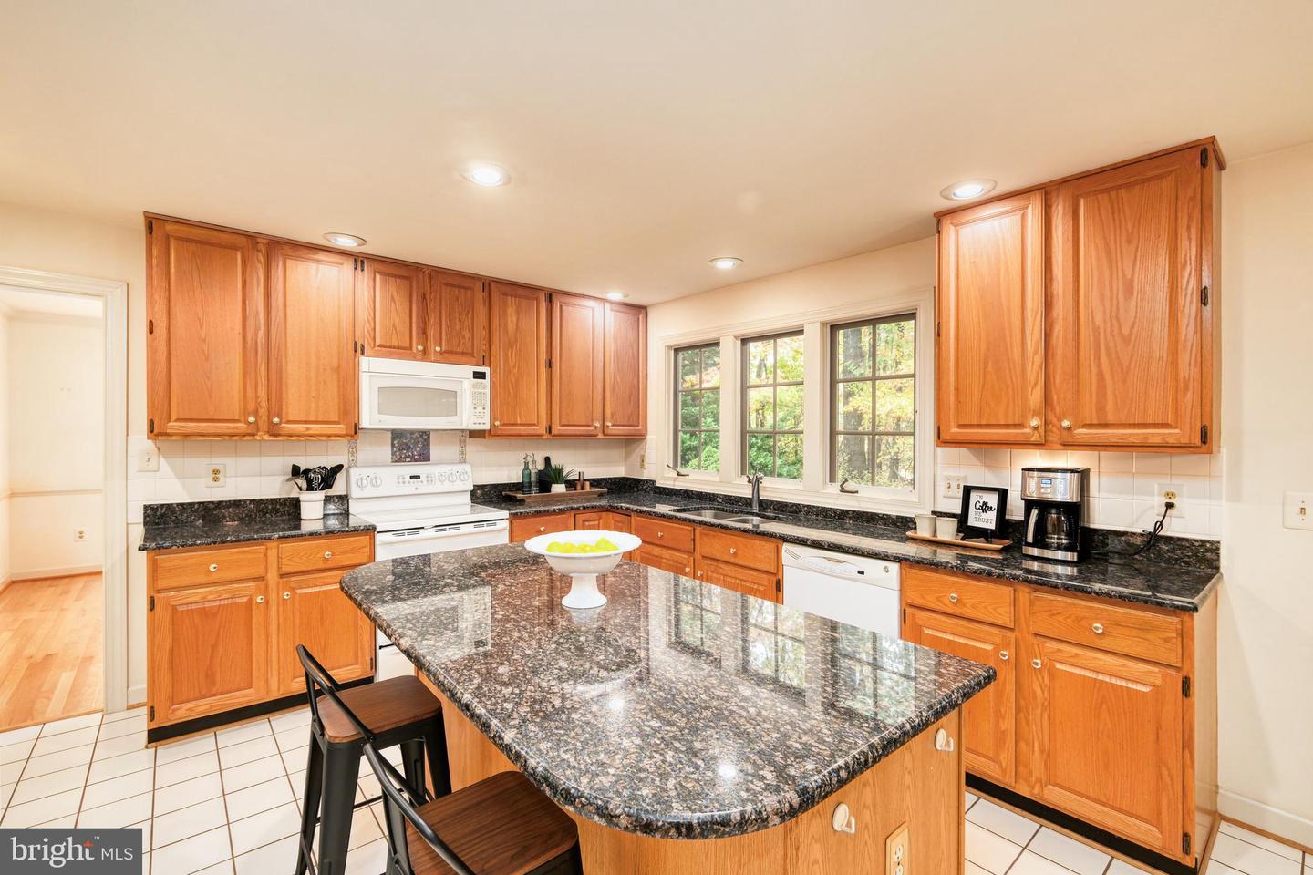 Fairfax Station, Virginia, 22039, United States, 4 Bedrooms Bedrooms, ,4 BathroomsBathrooms,Residential,Active,1988427