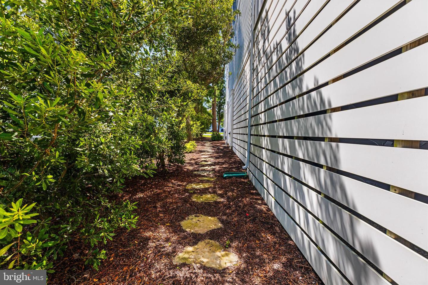 Berlin, Maryland, 21811, United States, 6 Bedrooms Bedrooms, ,5 BathroomsBathrooms,Residential,Active,1893241