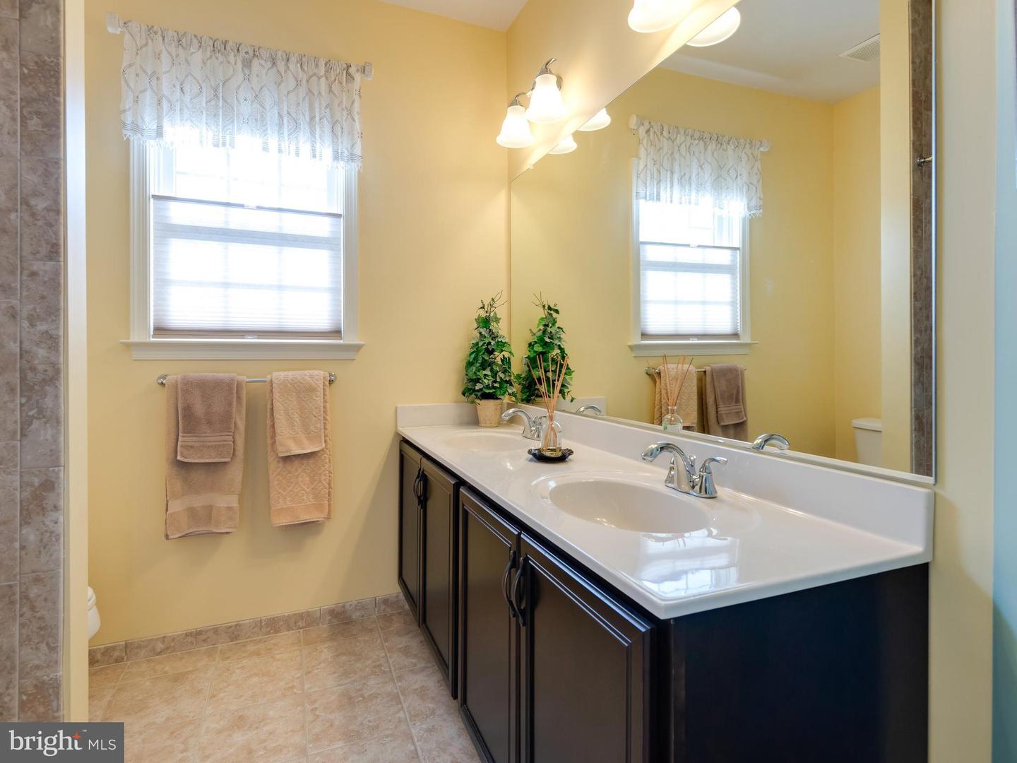 Newtown Square, Pennsylvania, 19073, United States, 4 Bedrooms Bedrooms, ,4 BathroomsBathrooms,Residential,Active,2042221