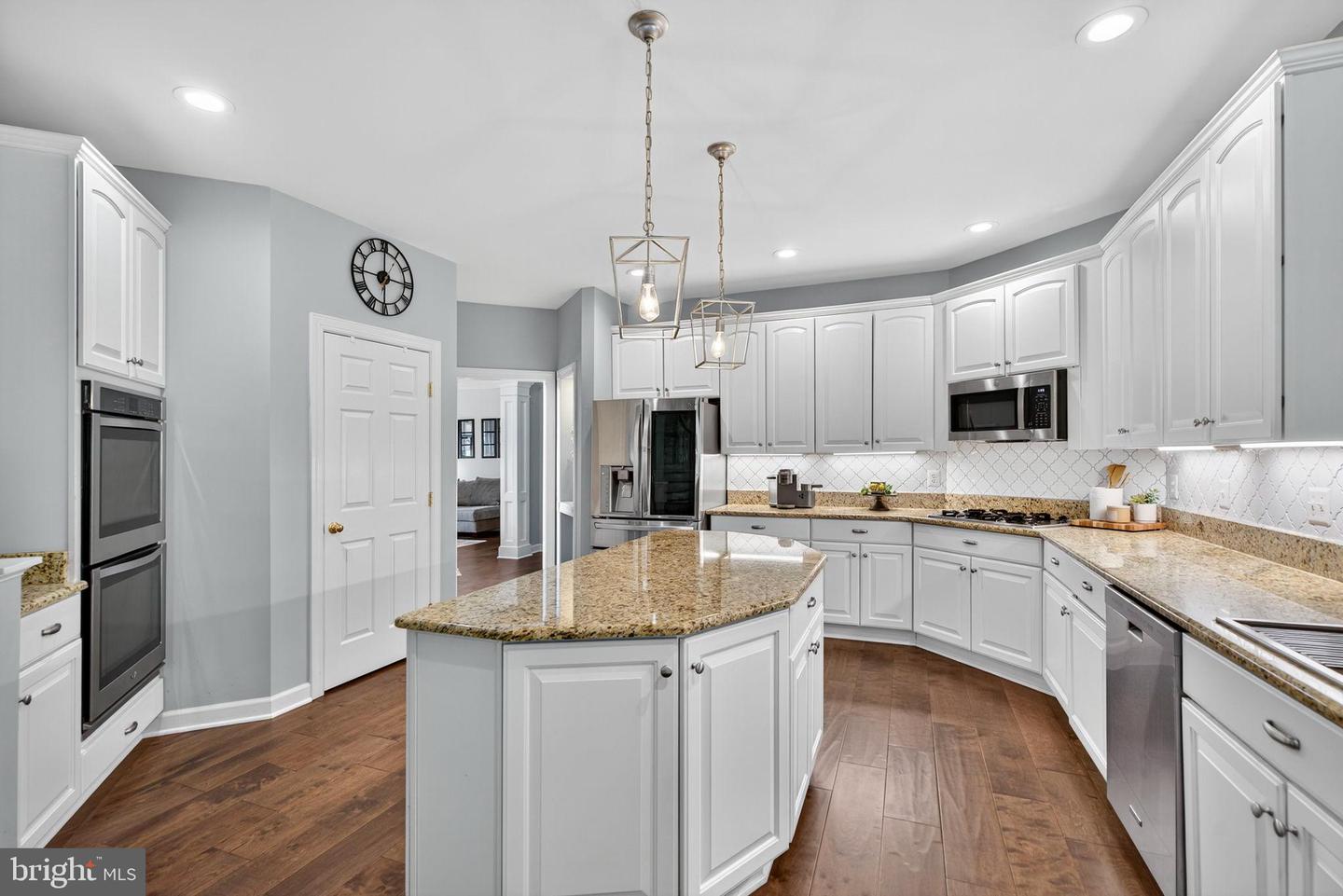 Aldie, Virginia, 20105, United States, 5 Bedrooms Bedrooms, ,5 BathroomsBathrooms,Residential,Active,2010541