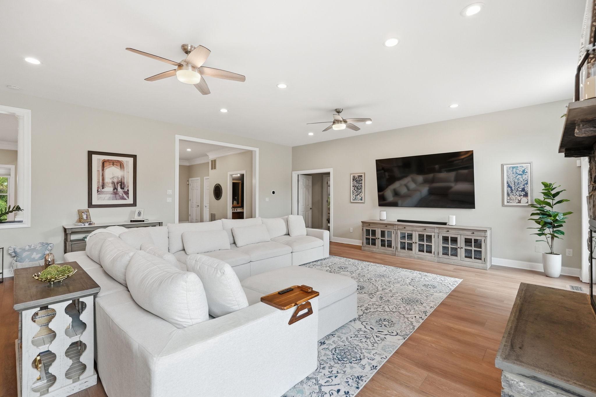 North Potomac, Maryland, 20878, United States, 7 Bedrooms Bedrooms, ,8 BathroomsBathrooms,Residential,Active,2044145
