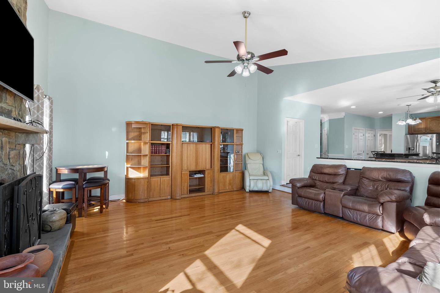 Gaithersburg, Maryland, 20879, United States, 5 Bedrooms Bedrooms, ,5 BathroomsBathrooms,Residential,Active,1999190