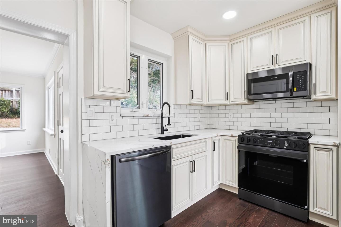 Arlington, Virginia, 22207, United States, 3 Bedrooms Bedrooms, ,3 BathroomsBathrooms,Residential,Active,2012923