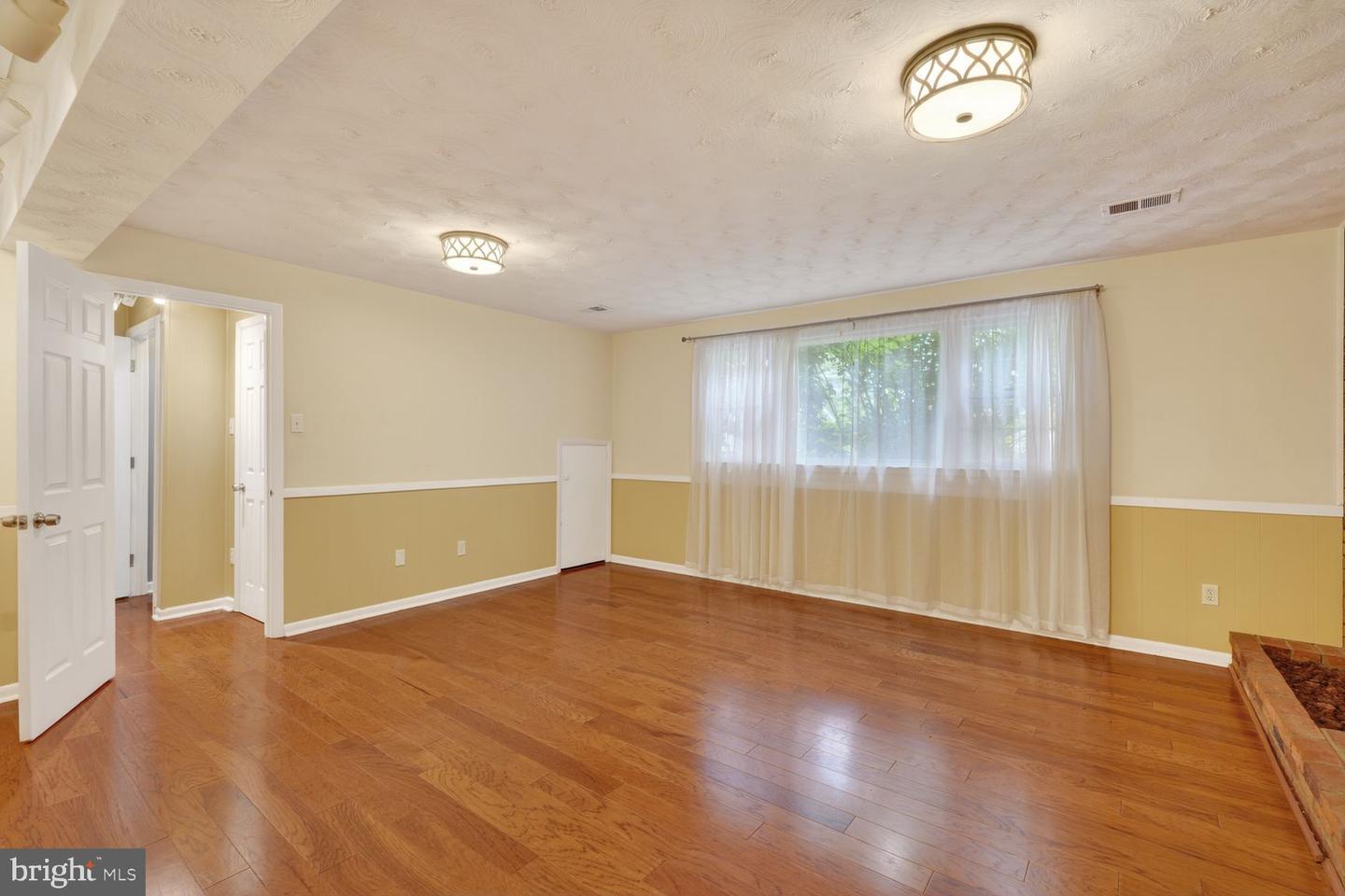 Falls Church, Virginia, 22043, United States, 4 Bedrooms Bedrooms, ,3 BathroomsBathrooms,Residential,Active,2045048
