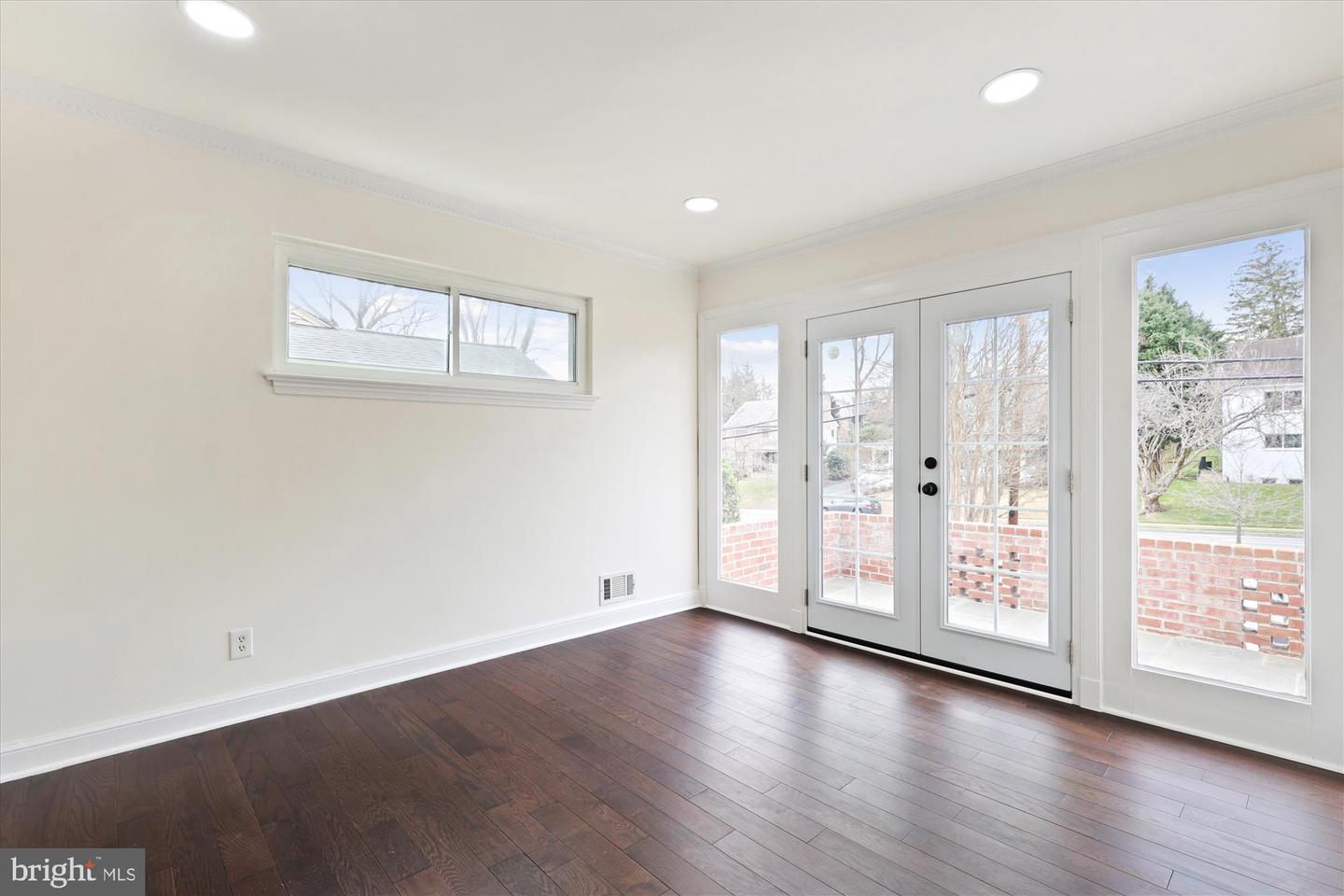 Arlington, Virginia, 22207, United States, 3 Bedrooms Bedrooms, ,3 BathroomsBathrooms,Residential,Active,2012923