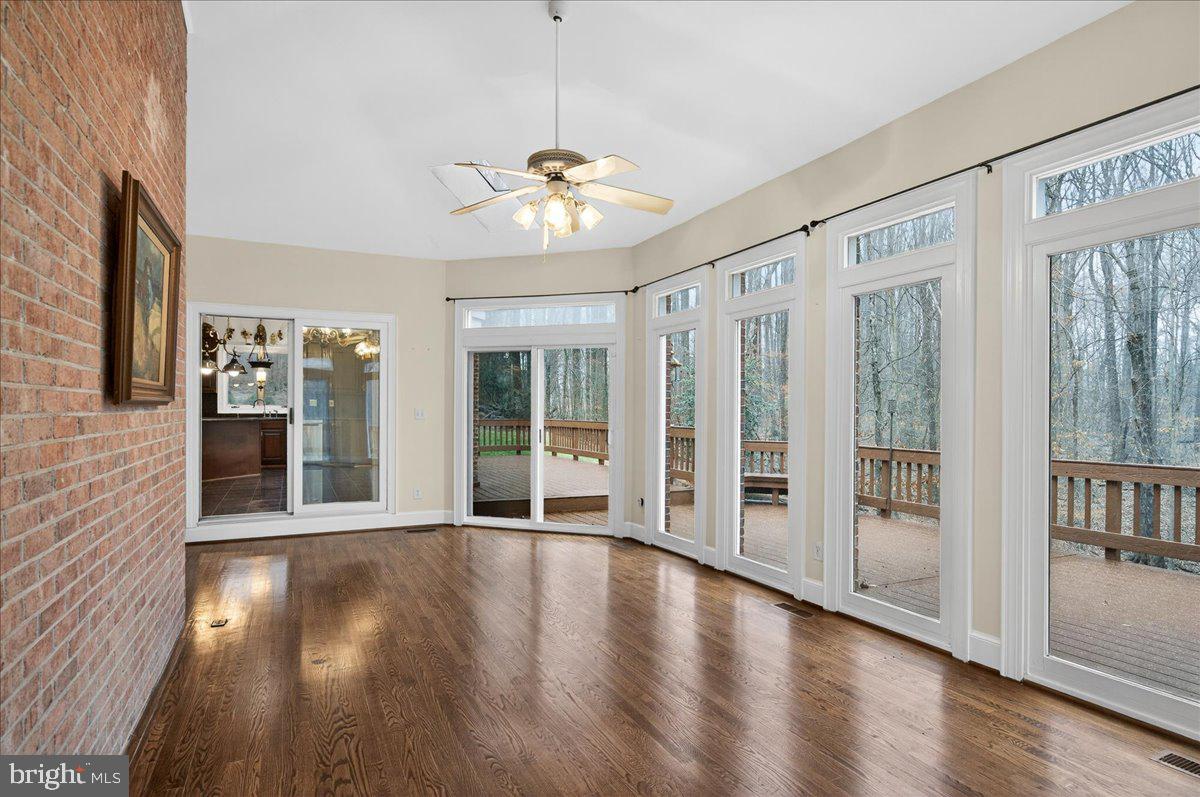 Clifton, Virginia, 20124, United States, 5 Bedrooms Bedrooms, ,6 BathroomsBathrooms,Residential,Active,2025639
