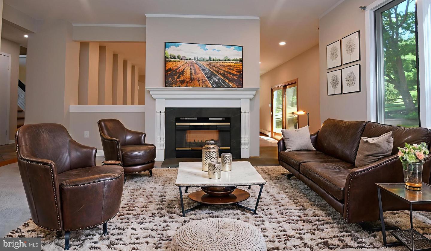 Fort Washington, Pennsylvania, 19034, United States, 4 Bedrooms Bedrooms, ,4 BathroomsBathrooms,Residential,Active,1936392