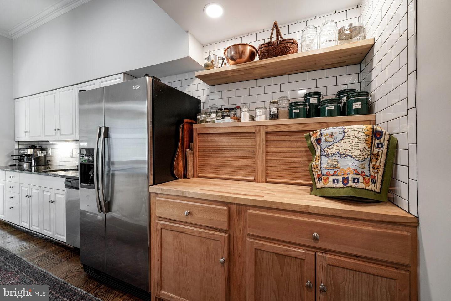 Alexandria, Virginia, 22314, United States, 2 Bedrooms Bedrooms, ,2 BathroomsBathrooms,Residential,Active,1929665