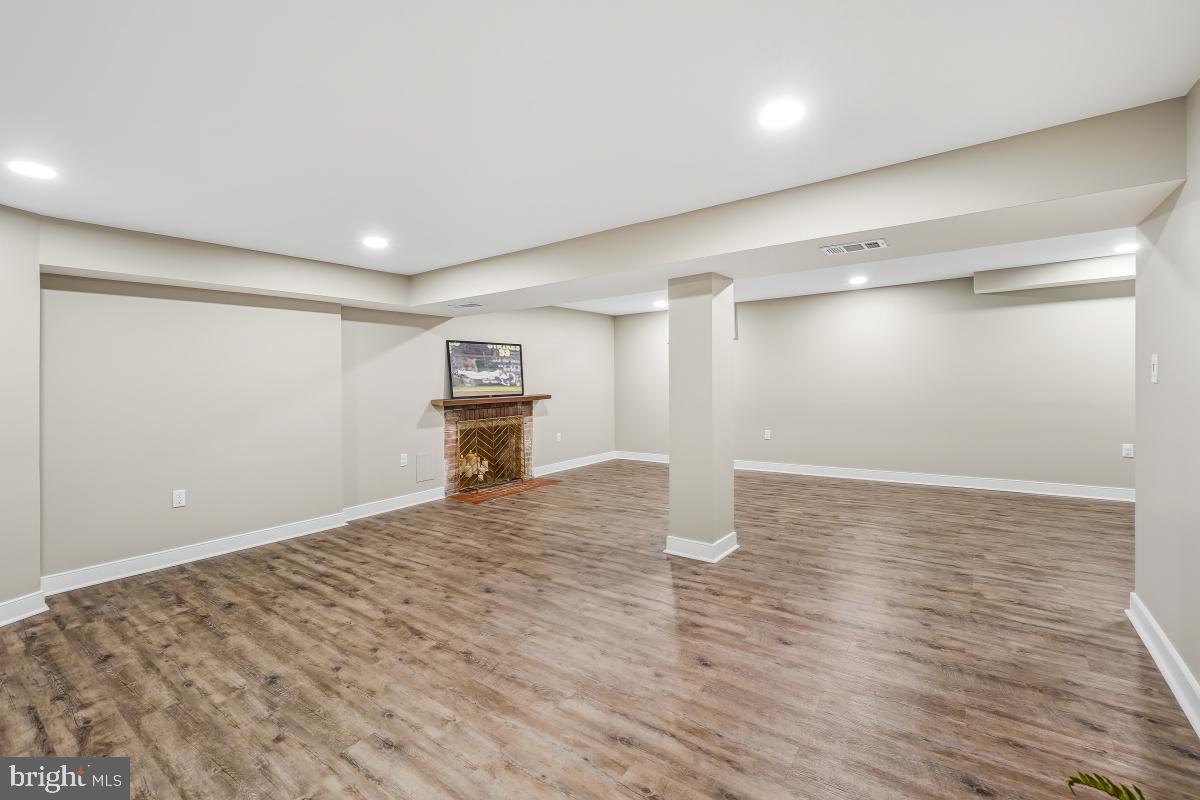 Alexandria, Virginia, 22308, United States, 3 Bedrooms Bedrooms, ,3 BathroomsBathrooms,Residential,Active,2006768