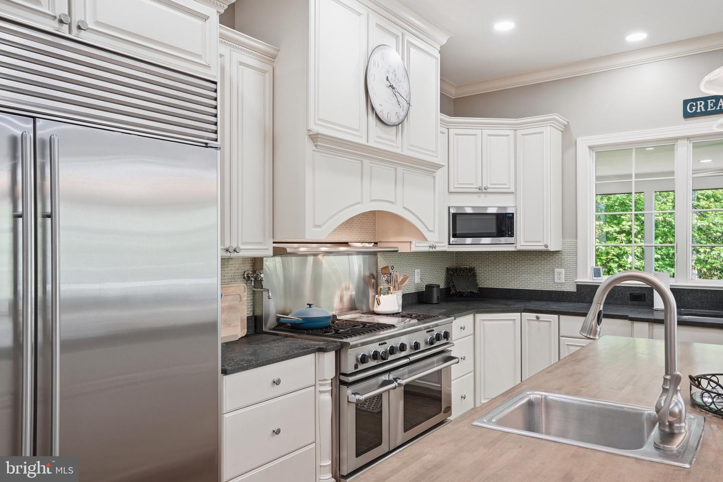 Great Falls, Virginia, 22066, United States, 5 Bedrooms Bedrooms, ,7 BathroomsBathrooms,Residential,Active,2044999