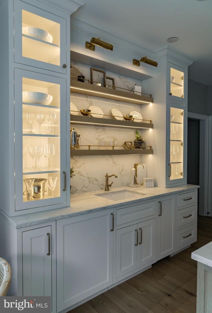 Berwyn, Pennsylvania, 19312, United States, 5 Bedrooms Bedrooms, ,6 BathroomsBathrooms,Residential,Active,1967285