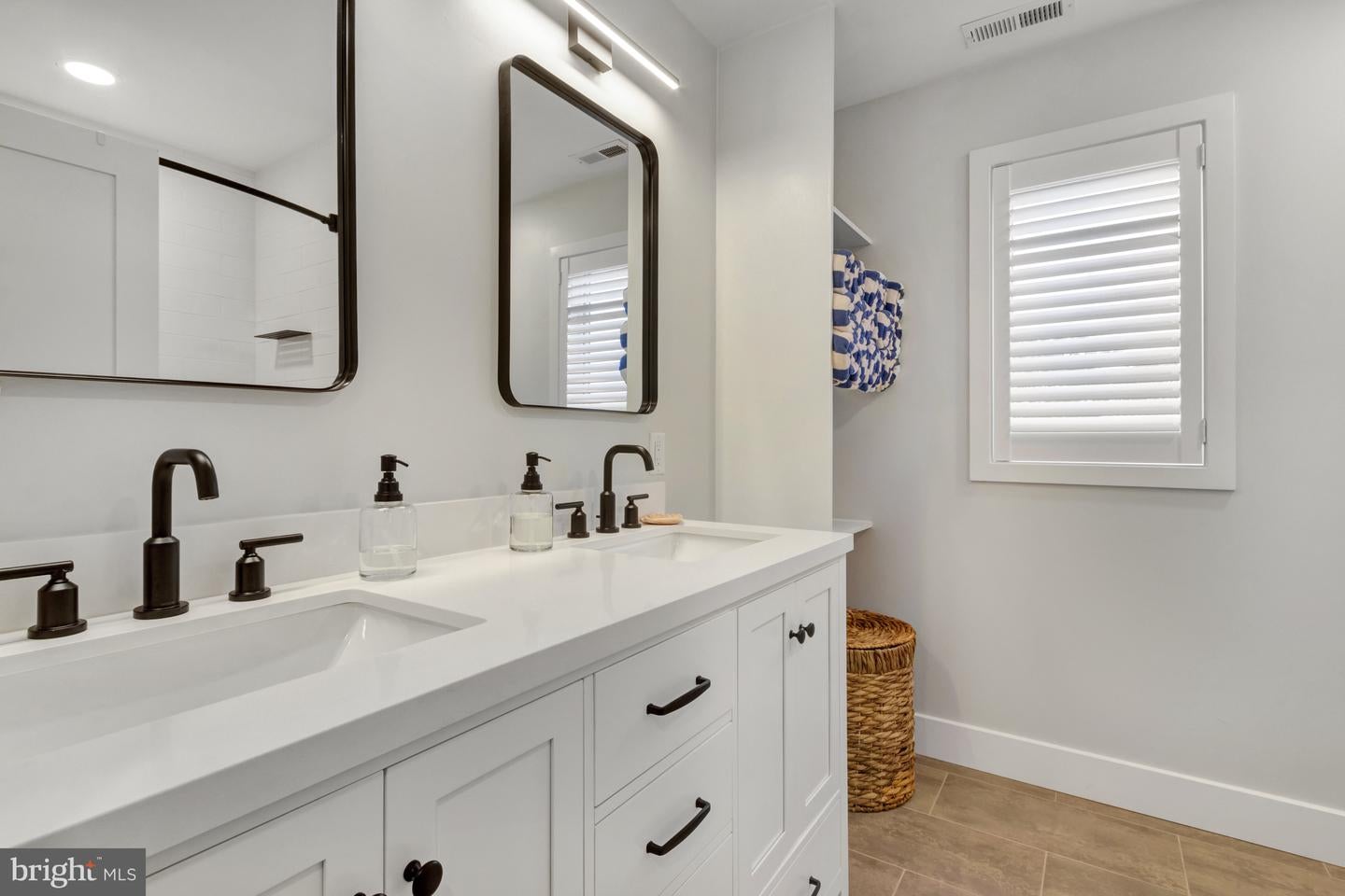 Rehoboth Beach, Delaware, 19971, United States, 5 Bedrooms Bedrooms, ,4 BathroomsBathrooms,Residential,Active,1945511