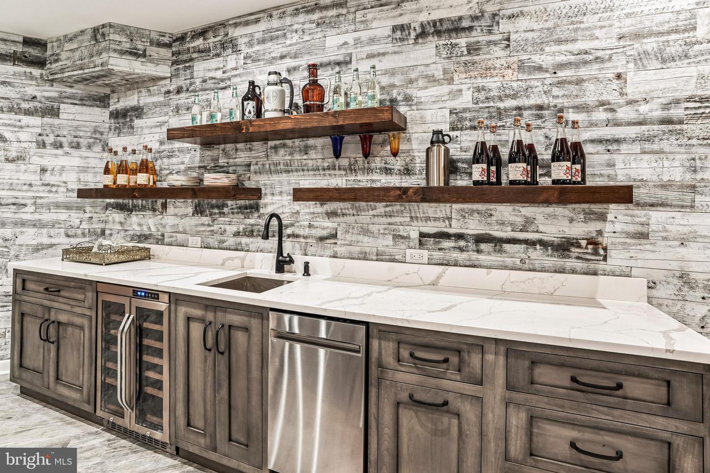 Leesburg, Virginia, 20175, United States, 5 Bedrooms Bedrooms, ,6 BathroomsBathrooms,Residential,Active,1987213