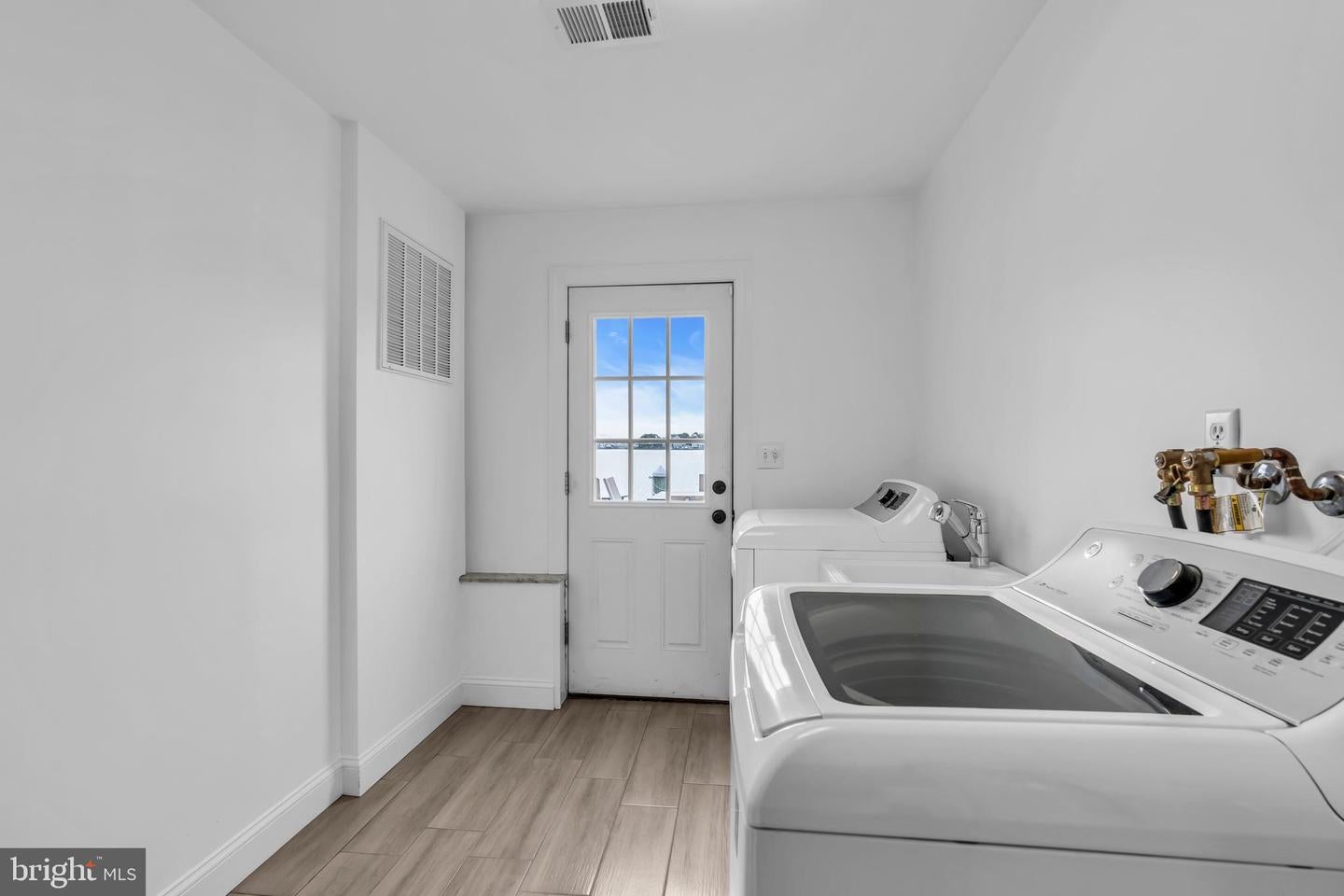 Toms River, New Jersey, 08753, United States, 5 Bedrooms Bedrooms, ,3 BathroomsBathrooms,Residential,Active,1952597