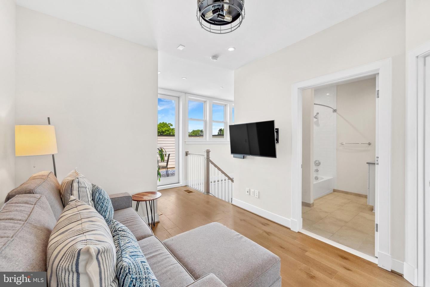 Alexandria, Virginia, 22314, United States, 3 Bedrooms Bedrooms, ,4 BathroomsBathrooms,Residential,Active,1933713