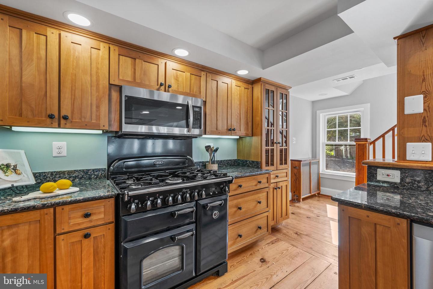 Cobb Island, Maryland, 20625, United States, 6 Bedrooms Bedrooms, ,6 BathroomsBathrooms,Residential,Contingent,1849506